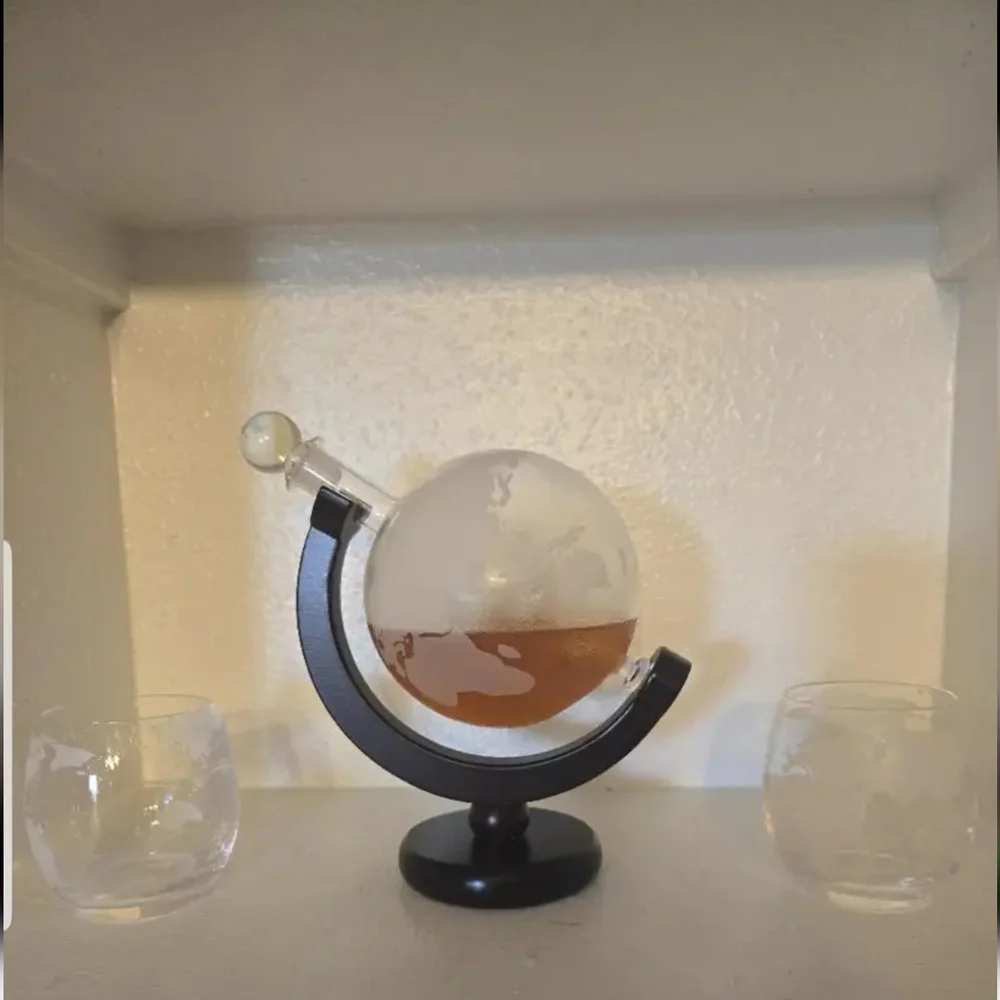 - 3pc Globe Wine Decanter Set
